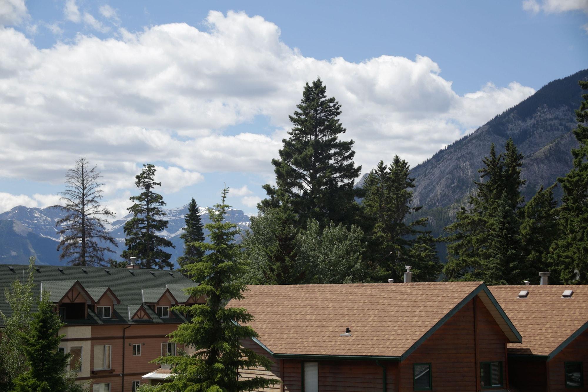 High Country Inn Banff Bagian luar foto