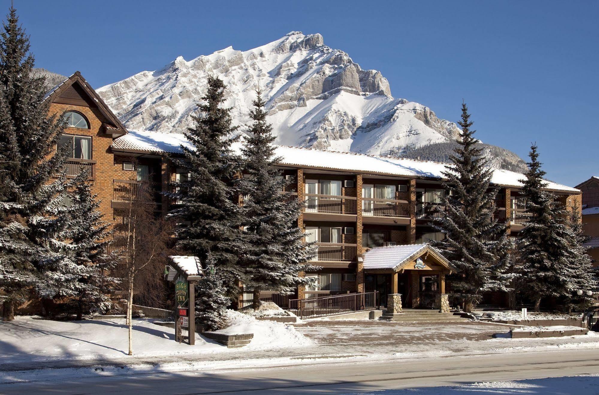 High Country Inn Banff Bagian luar foto